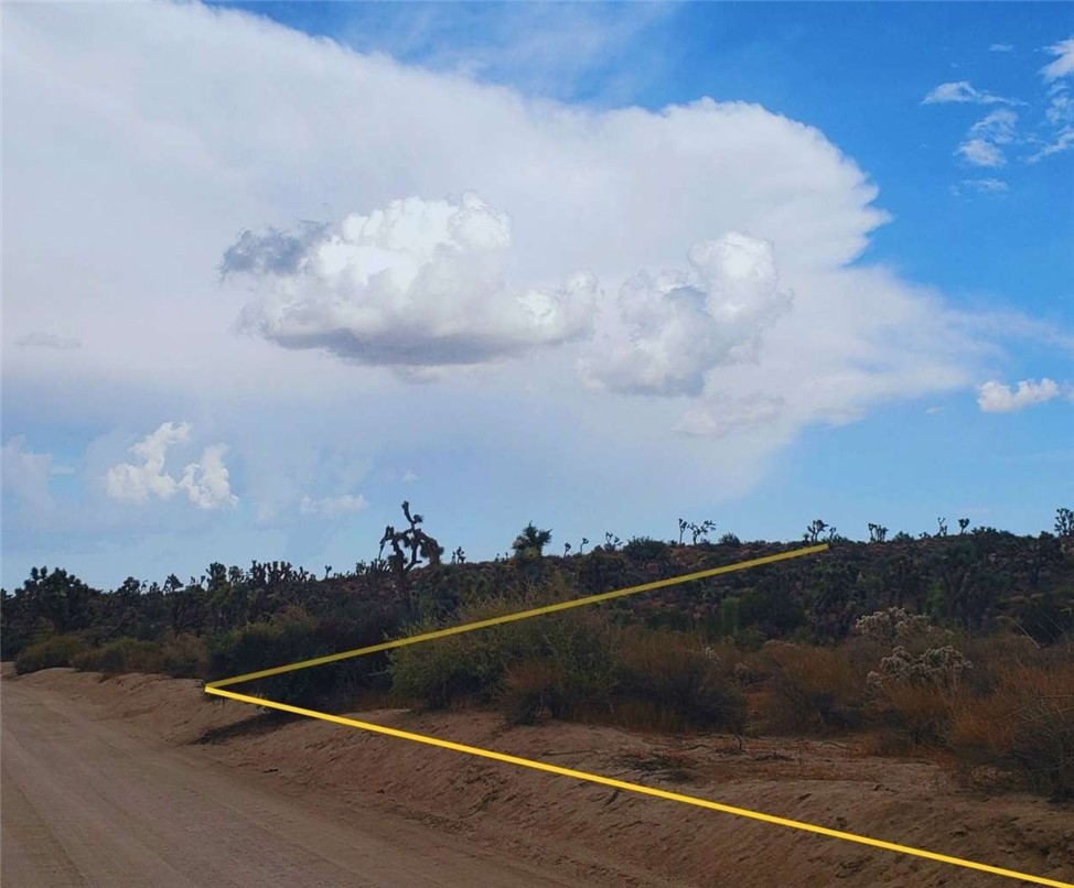 56200 Skyline Ranch Road Yucca Valley, CA 92284 - Photo 9 of 12 a view of a sky
