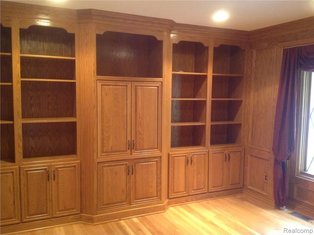 1405 Ridge Court Rochester, MI 48306 - Photo 11 of 34 Judges paneling in Den