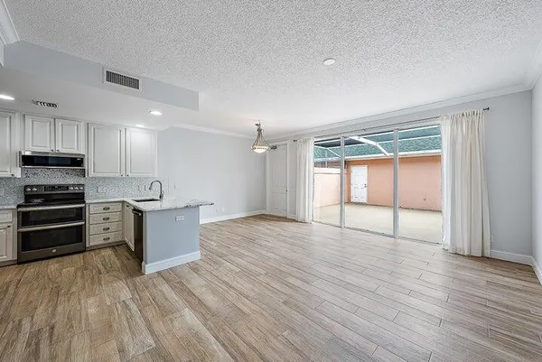 $670,000 | 145 Waterford Drive, Jupiter, FL 33458
