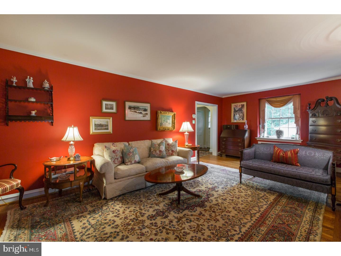 583 Baeder Road Jenkintown, PA 19046 - Photo 4 of 25 Living Room