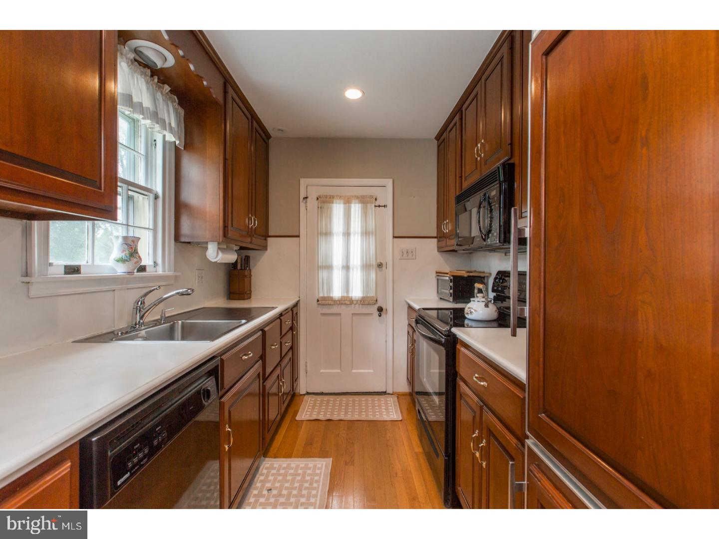 583 Baeder Road Jenkintown, PA 19046 - Photo 9 of 25 Kitchen