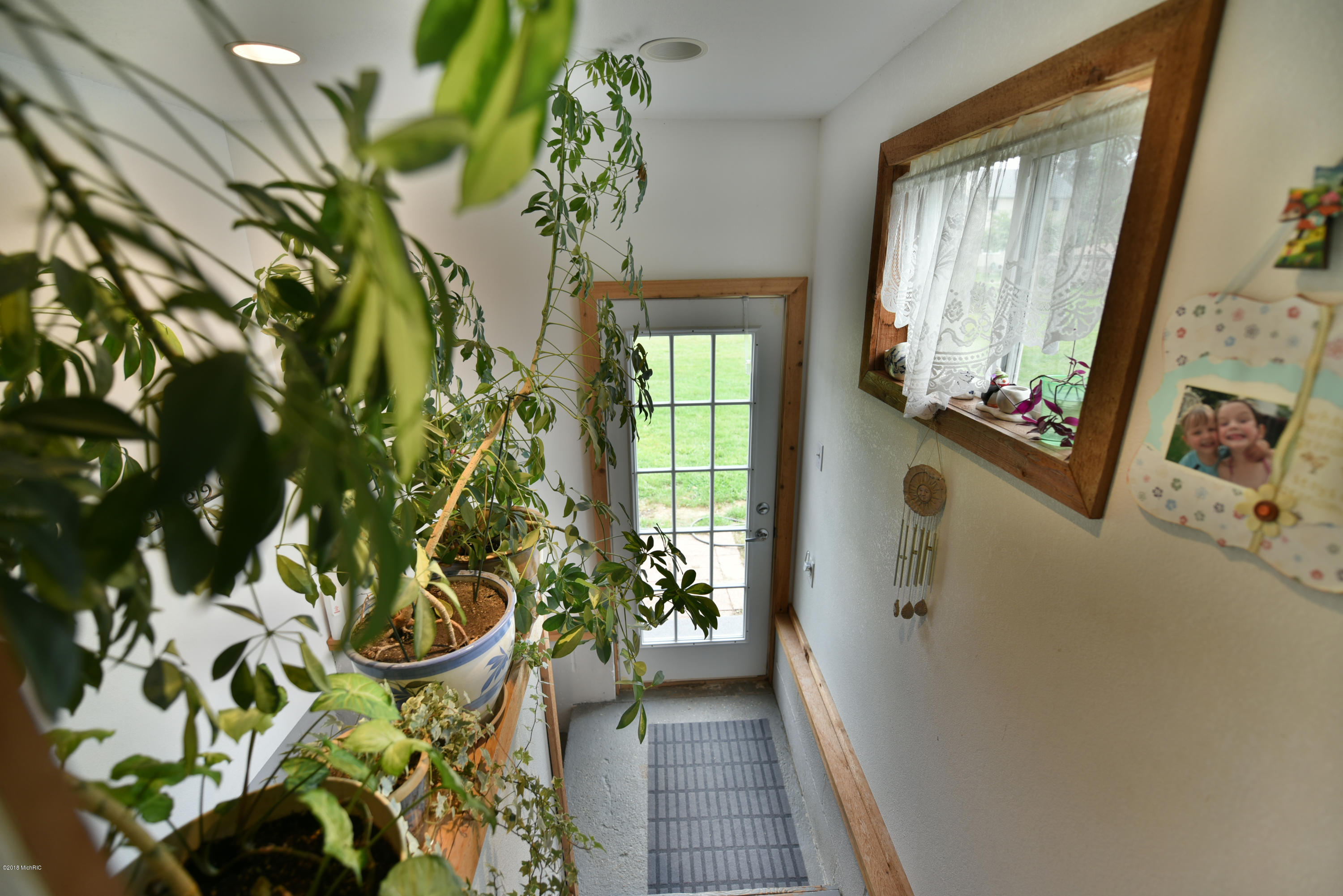 4006 Territorial Road Benton Harbor, MI 49022 - Photo 13 of 18 Mud Room Area