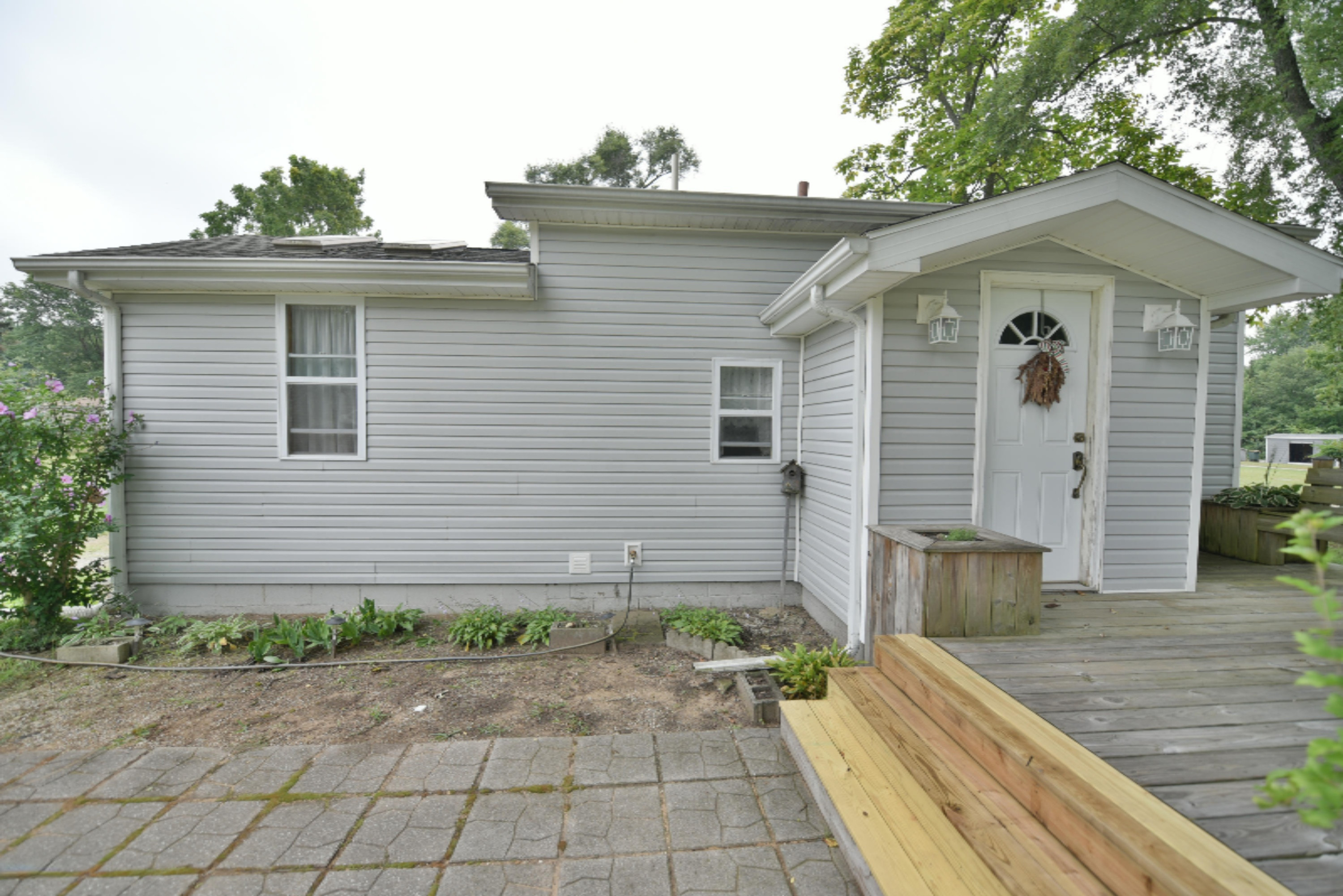 4006 Territorial Road Benton Harbor, MI 49022 - Photo 3 of 18 4006 Territorial Road Benton Harbor MI