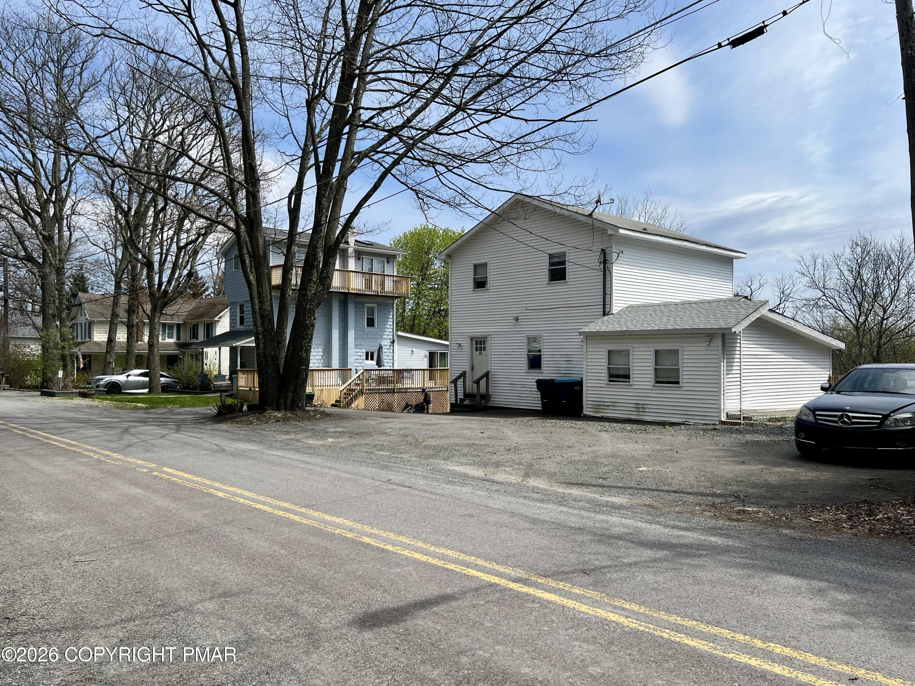 33 Reeder Street Mount Pocono, PA 18344 - Photo 2 of 34 IMG_0270