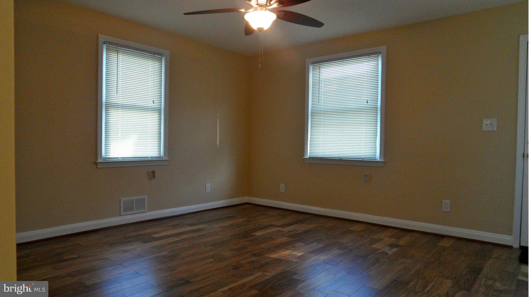 3428 Gaither Road Baltimore, MD 21244 - Photo 3 of 30 Living Room