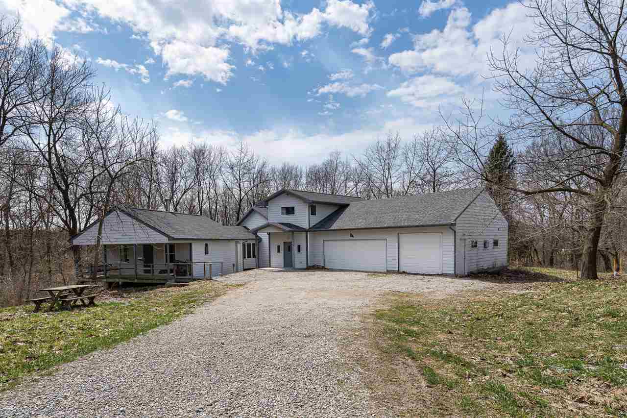 2559 Quincy Road Northeast Solon, IA 52333 - Photo 1 of 32 Gallery Image 1