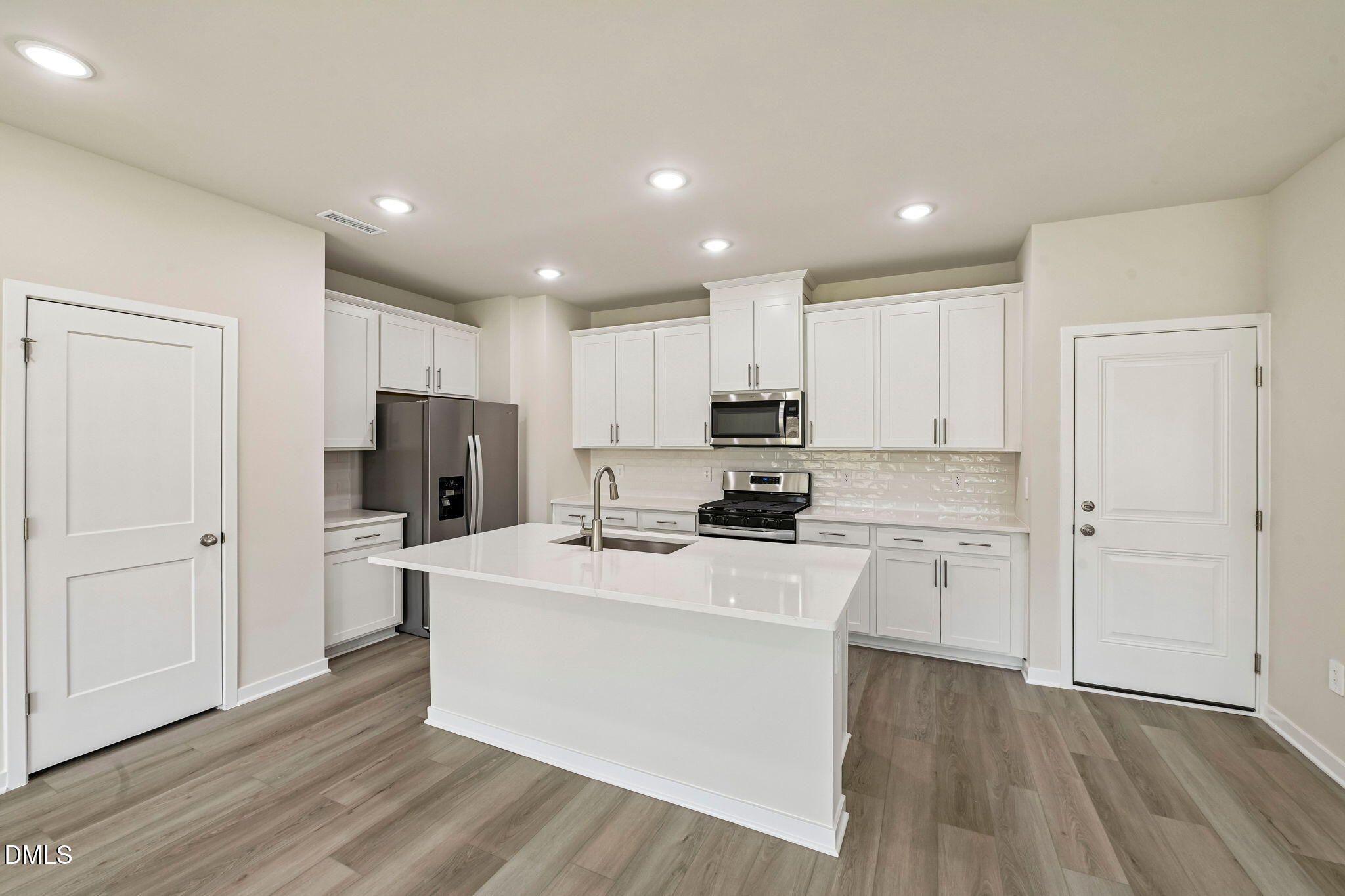 1513 Hatteras Road Durham, NC 27703 - Photo 14 of 43 14-web-or-mls-Raleigh - Avalon Place - 1