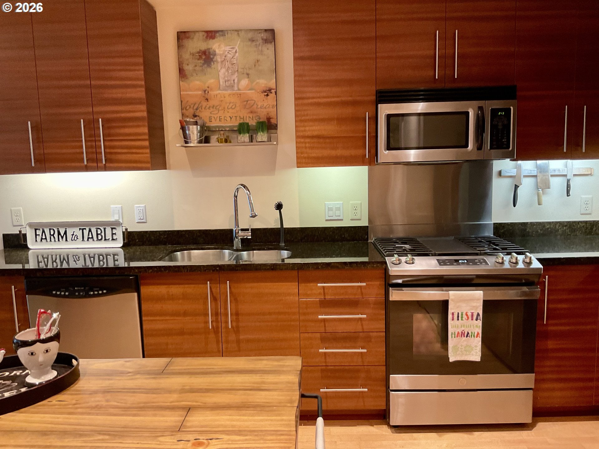 1830 Northwest Riverscape Street, Unit 307 Portland, OR 97209 - Photo 6 of 33