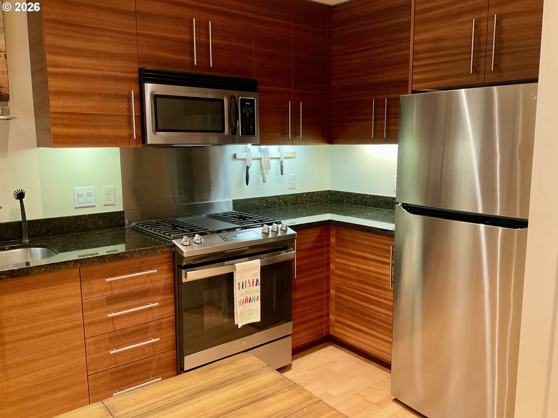 1830 Northwest Riverscape Street, Unit 307 Portland, OR 97209 - Photo 10 of 33