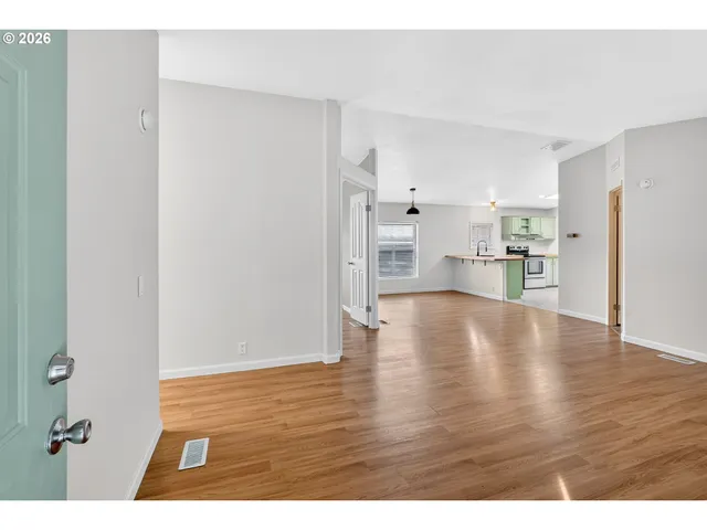 $165,000 | 1949 Southeast Palmquist Road, Unit 7, Gresham, OR 97080