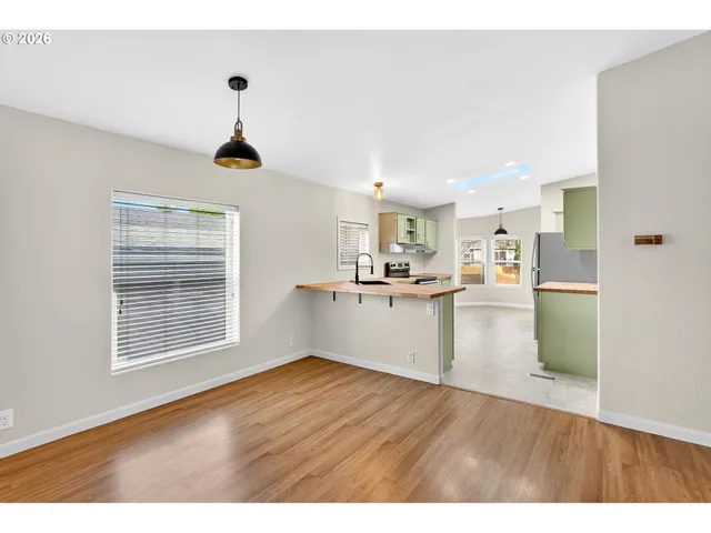 $165,000 | 1949 Southeast Palmquist Road, Unit 7, Gresham, OR 97080