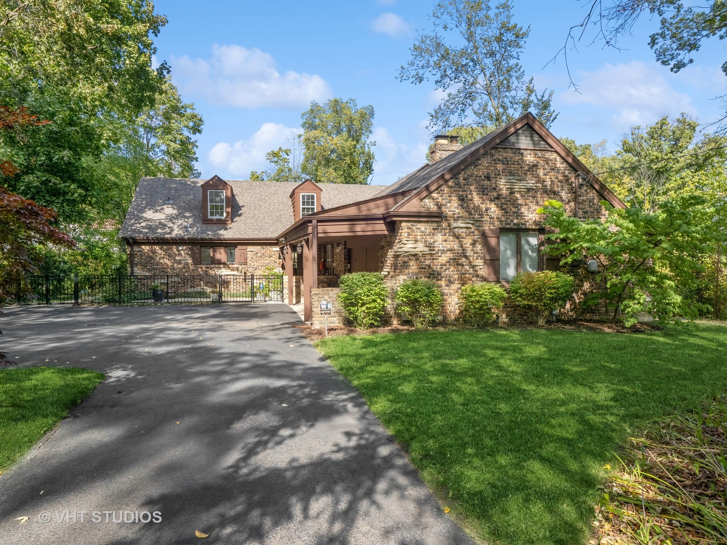 940 Shermer Road Northbrook, IL 60062 - Photo 32 of 41 a view of a house with a yard
