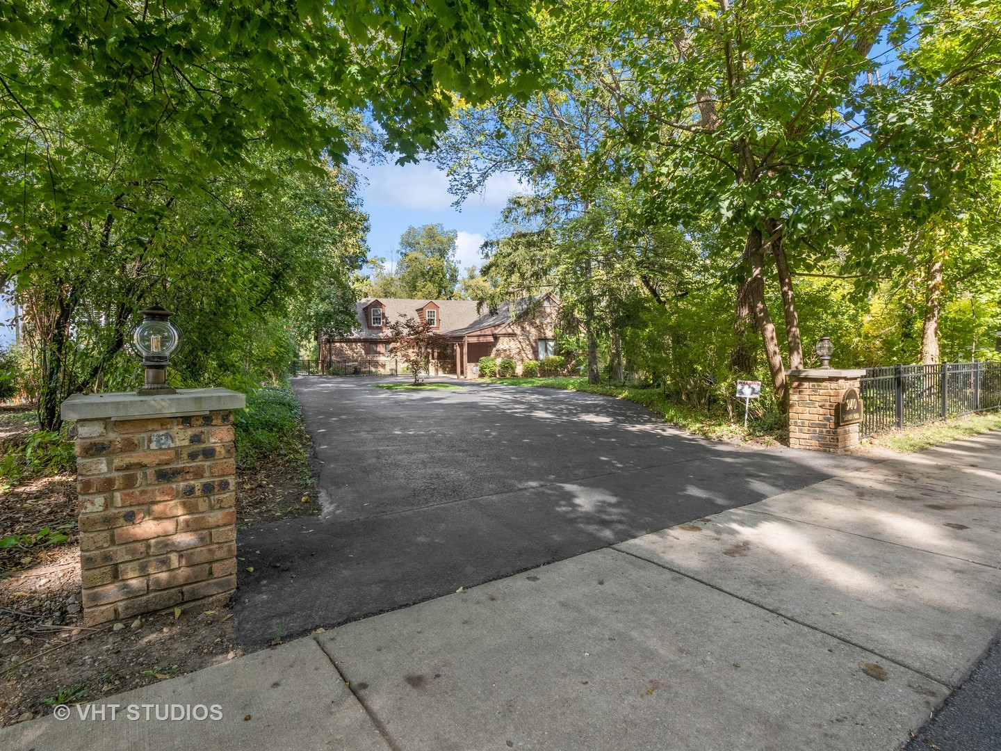 940 Shermer Road Northbrook, IL 60062 - Photo 34 of 41 a view of a street with a building in the background