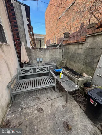 a view of utility room