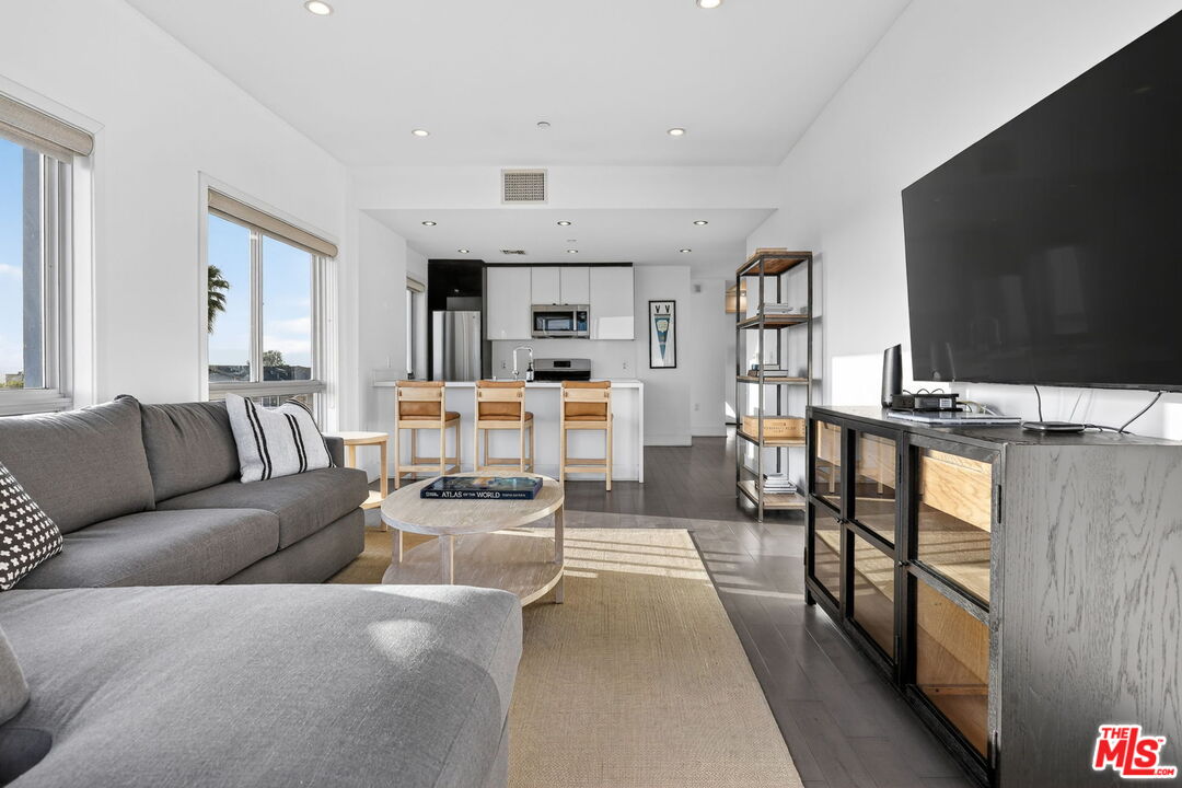 7857 West Manchester Avenue, Unit PH9 Playa del Rey, CA 90293 - Photo 12 of 31