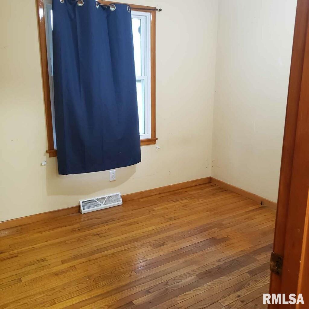 1919 Fairmont Drive Springfield, IL 62702 - Photo 5 of 7 Gallery Image 5