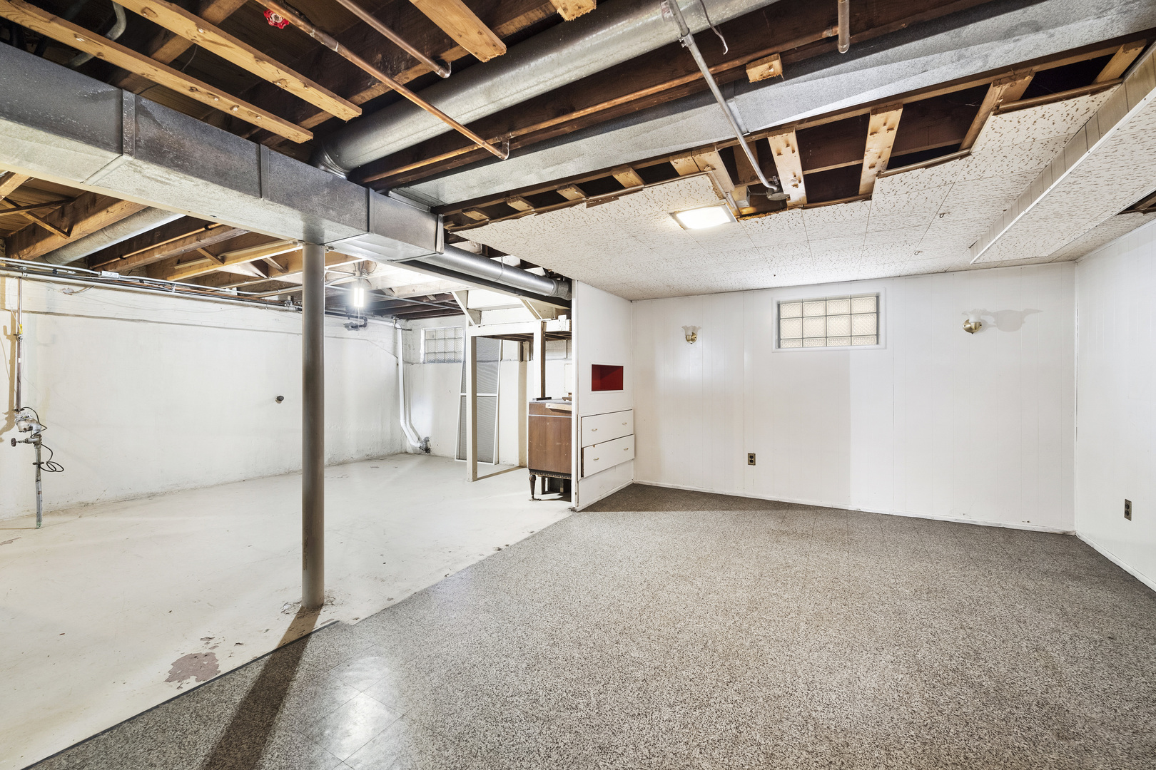 349 East Quincy Street Riverside, IL 60546 - Photo 20 of 26 a view of an empty room