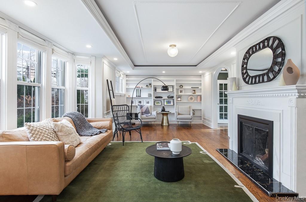 25 Roxbury Road Scarsdale, NY 10583 - Photo 4 of 38 Gallery Image 4