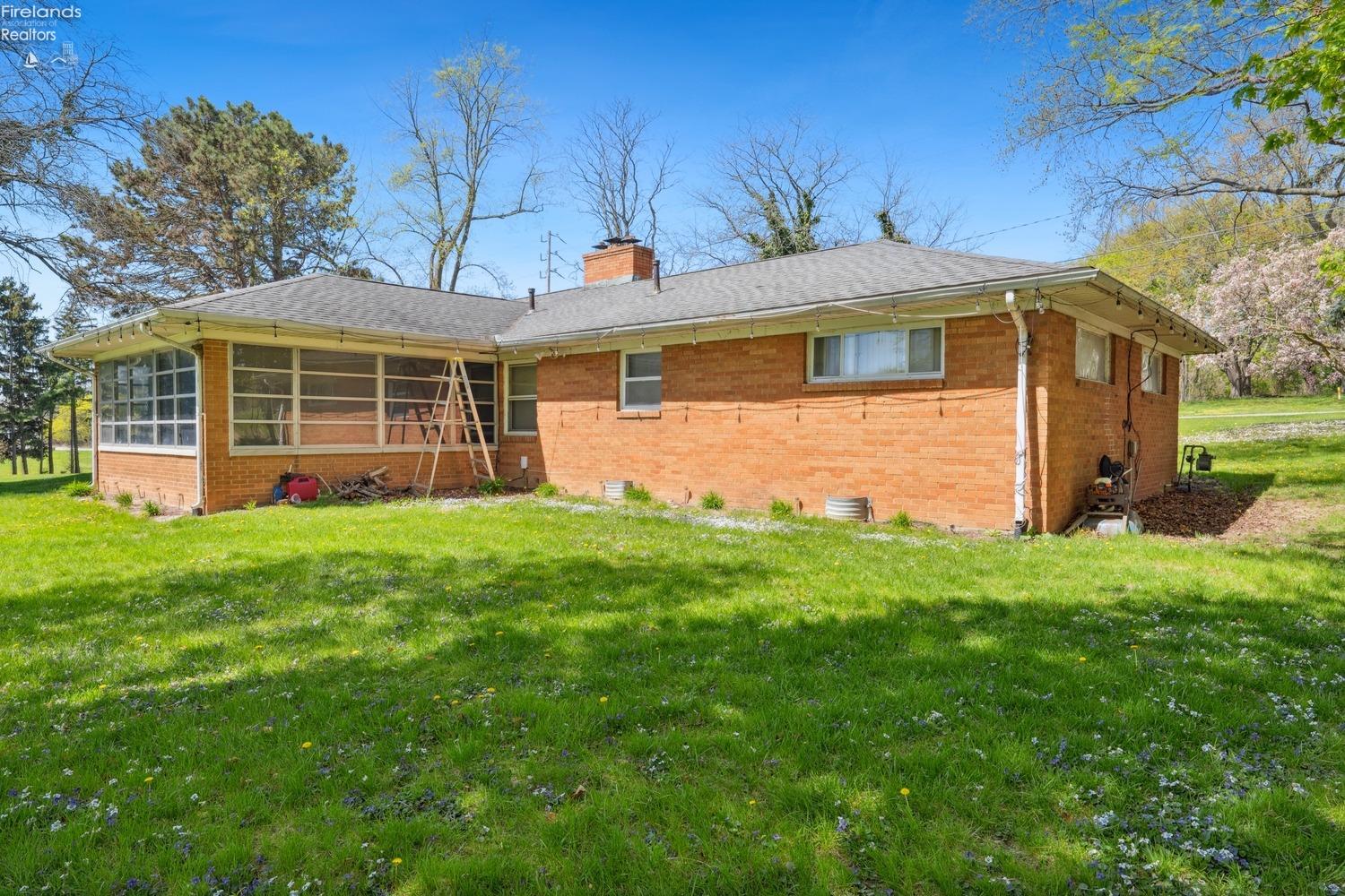 463 Northeast Catawba Road Port Clinton, OH 43452 - Photo 7 of 23 Gallery Image 7