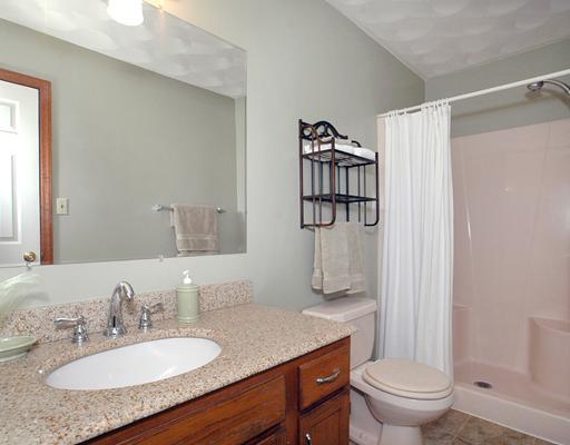 233 Rizzi Drive Irwin, PA 15642 - Photo 15 of 18 Master Bath/Spa.