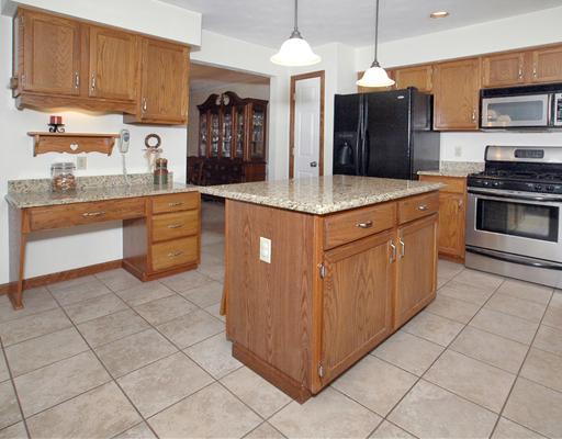 233 Rizzi Drive Irwin, PA 15642 - Photo 3 of 18 Kitchen.