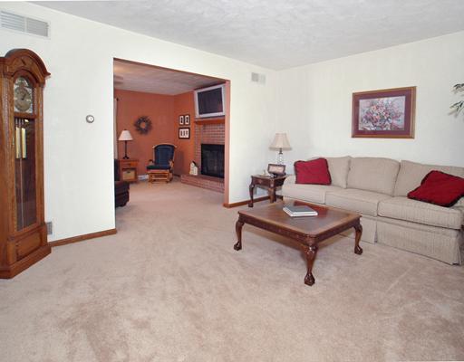 233 Rizzi Drive Irwin, PA 15642 - Photo 7 of 18 Living Room.
