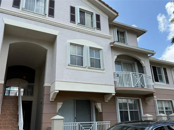 $3,100 | 8930 West Flagler Street, Unit 215, Miami, FL 33174
