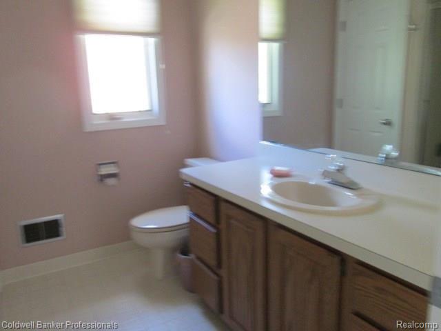 31235 Country Ridge Circle Farmington Hills, MI 48331 - Photo 18 of 32