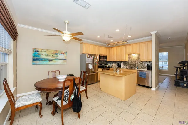 $189,000 | 4000 Lake Beau Pre Boulevard, Unit 17, Baton Rouge, LA 70820