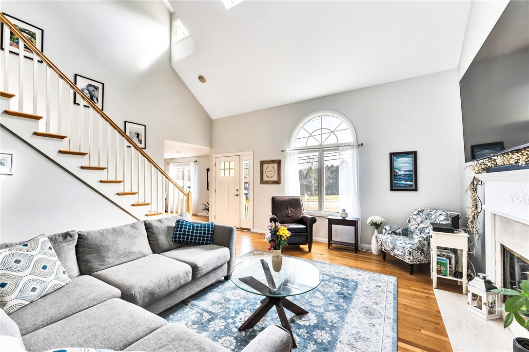 65 Narrows Road Bristol, RI 02809 - Photo 3 of 38