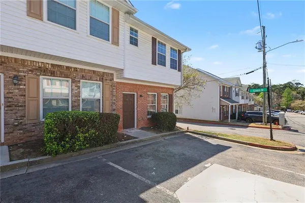 $179,900 | 3604 Ginnis Road, Unit 6, Atlanta, GA 30331