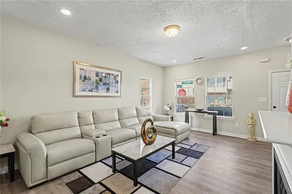 $179,900 | 3604 Ginnis Road, Unit 6, Atlanta, GA 30331