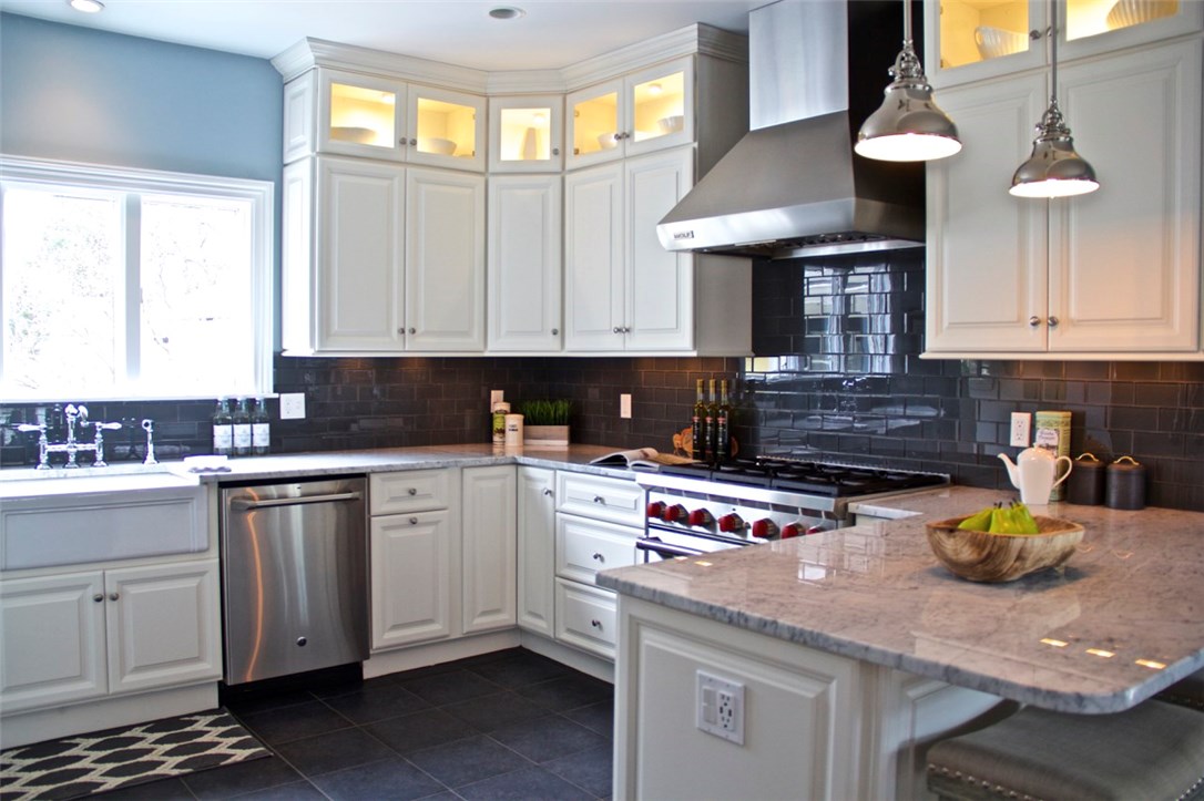 241 Butler Avenue Providence, RI 02906 - Photo 11 of 38