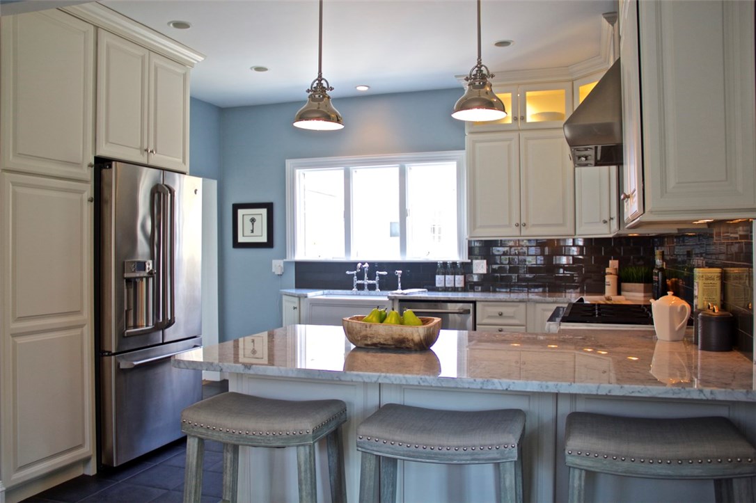 241 Butler Avenue Providence, RI 02906 - Photo 18 of 38