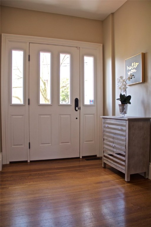 241 Butler Avenue Providence, RI 02906 - Photo 3 of 38