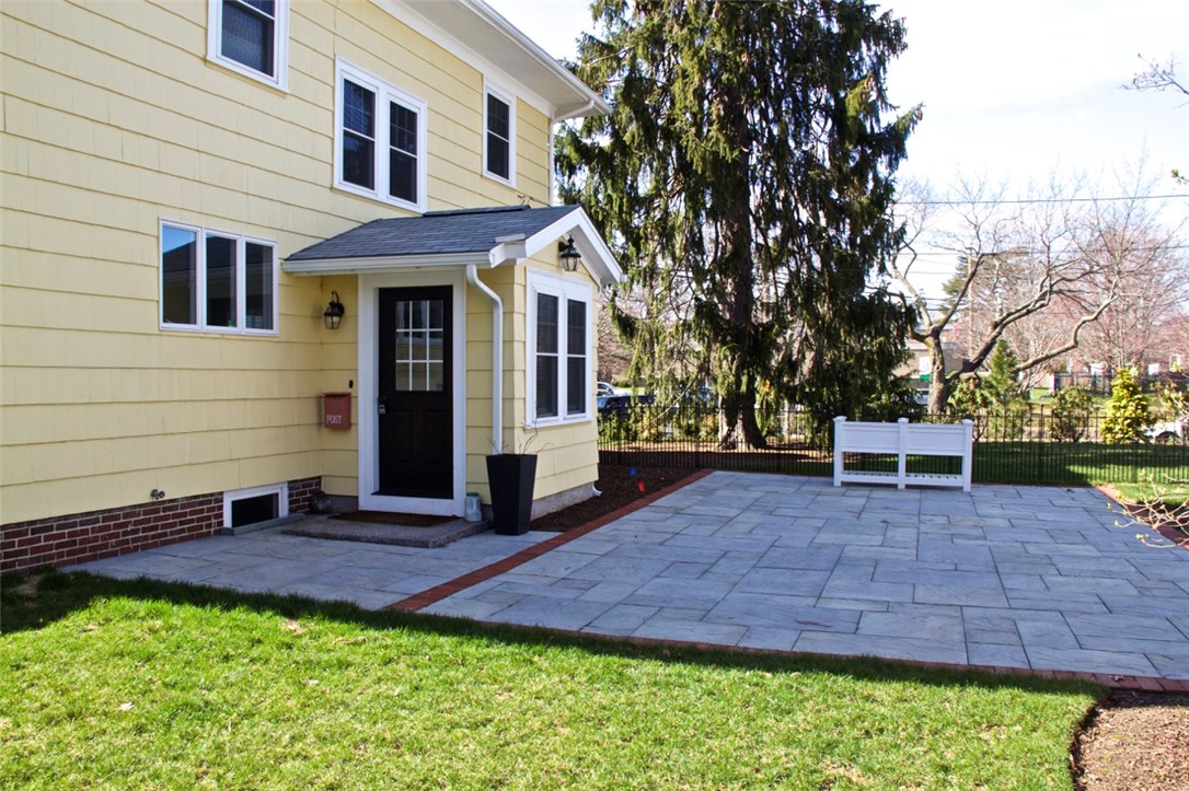 241 Butler Avenue Providence, RI 02906 - Photo 37 of 38