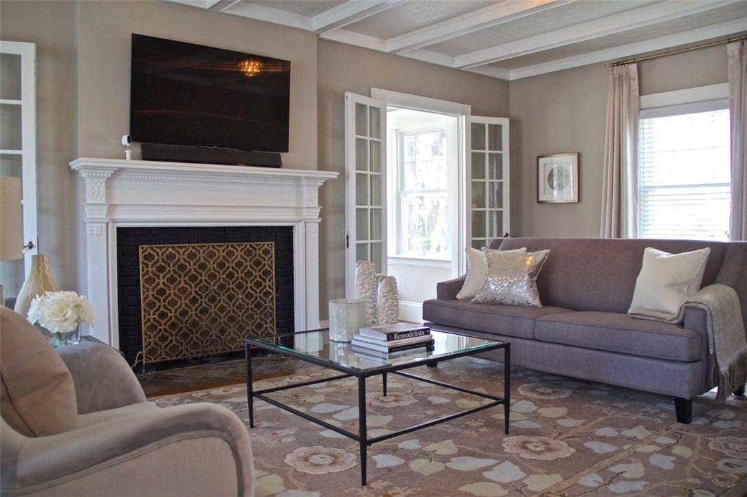 241 Butler Avenue Providence, RI 02906 - Photo 6 of 38