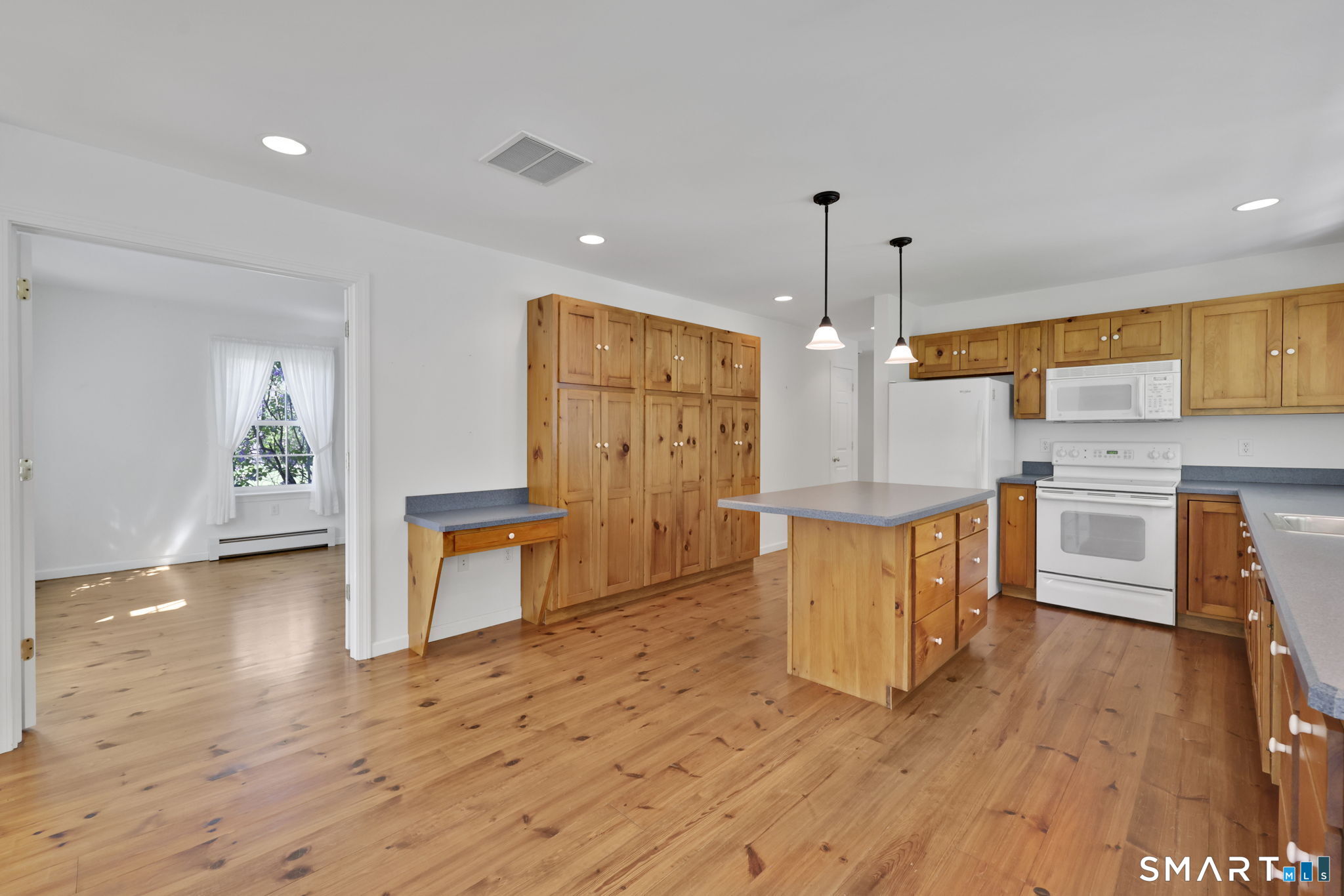 710 Storrs Road Storrs Mansfield, CT 06268 - Photo 17 of 40