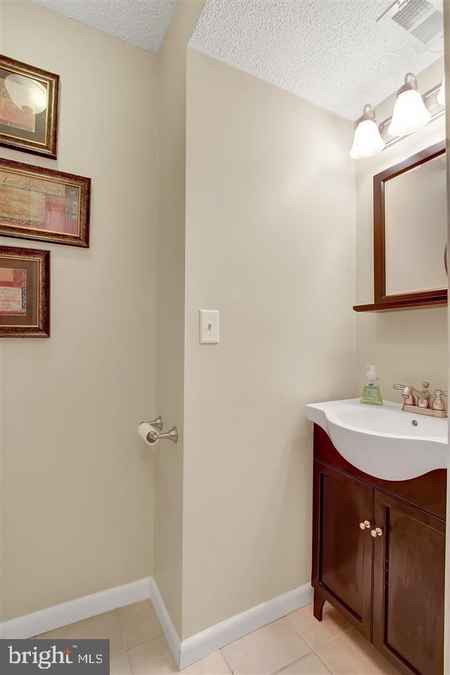 555 Hammond Road York, PA 17406 - Photo 11 of 25 Gallery Image 11