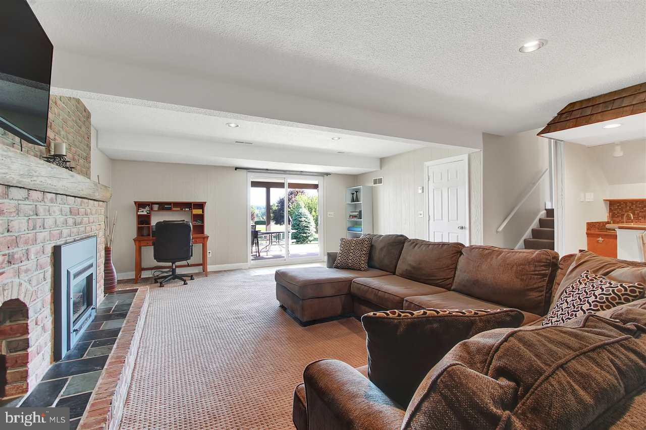 555 Hammond Road York, PA 17406 - Photo 21 of 25 Gallery Image 21