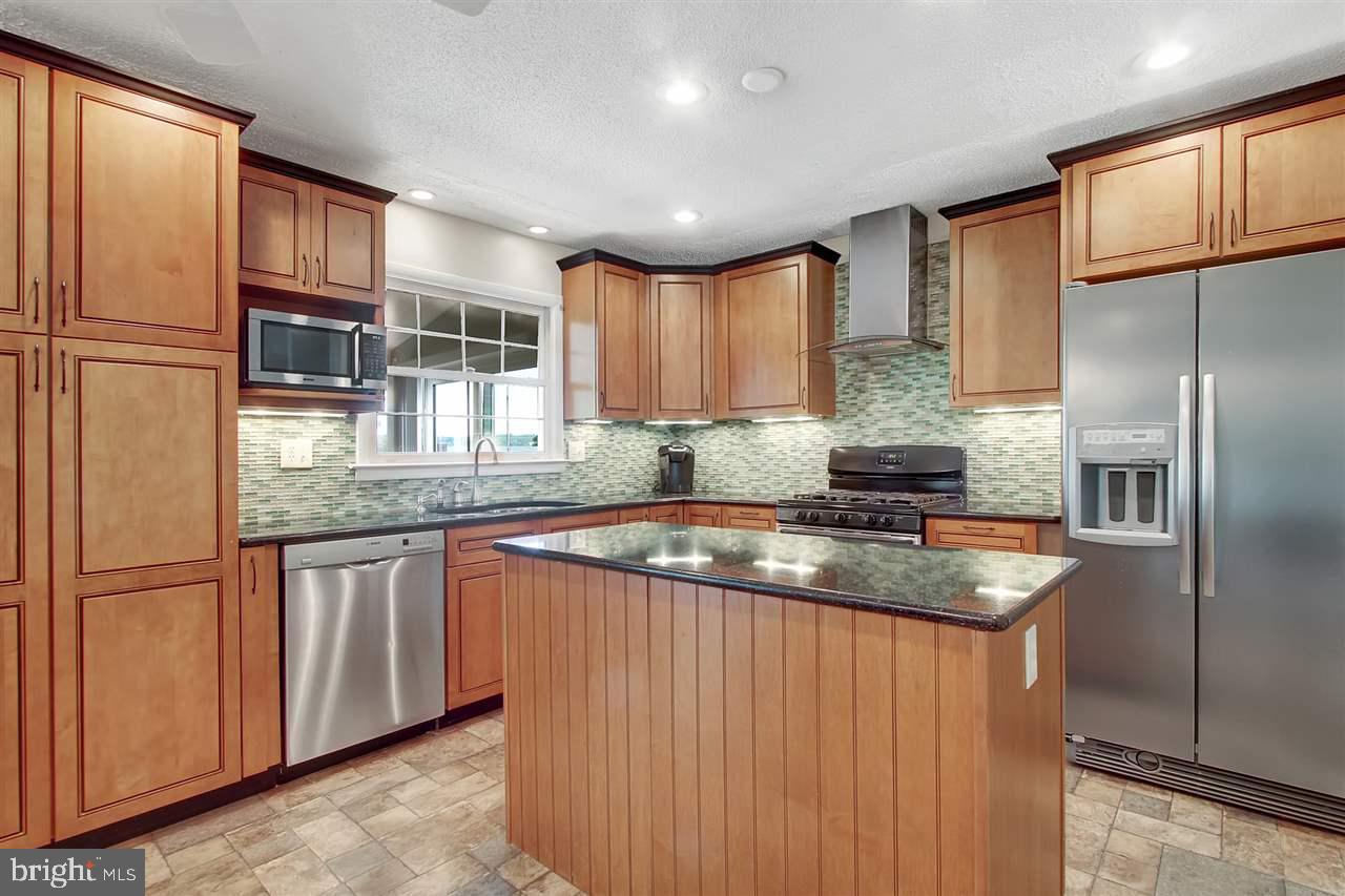 555 Hammond Road York, PA 17406 - Photo 7 of 25 Gallery Image 7