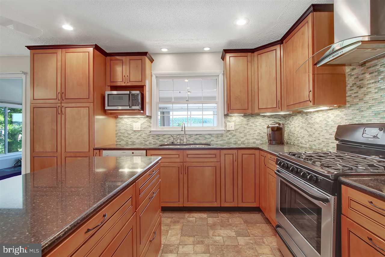 555 Hammond Road York, PA 17406 - Photo 8 of 25 Gallery Image 8