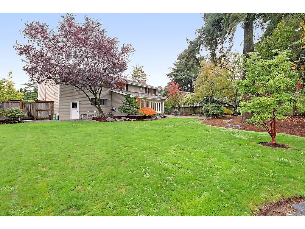 2222 Evergreen Point Road Medina, WA 98039 - Photo 12 of 13