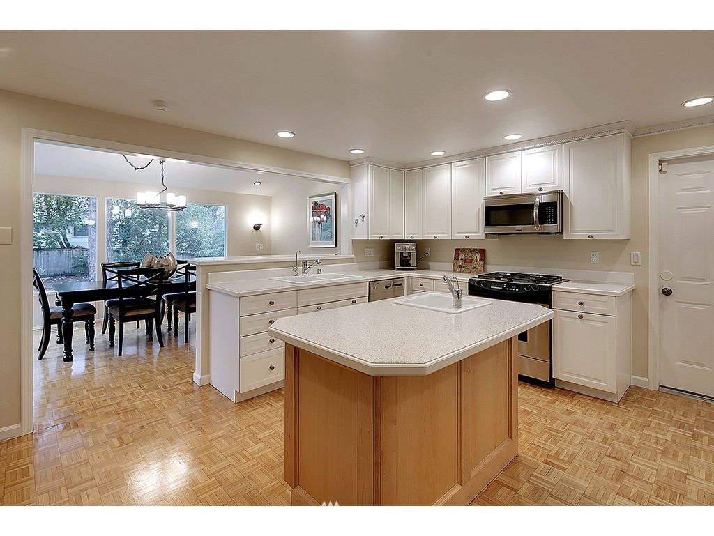2222 Evergreen Point Road Medina, WA 98039 - Photo 4 of 13