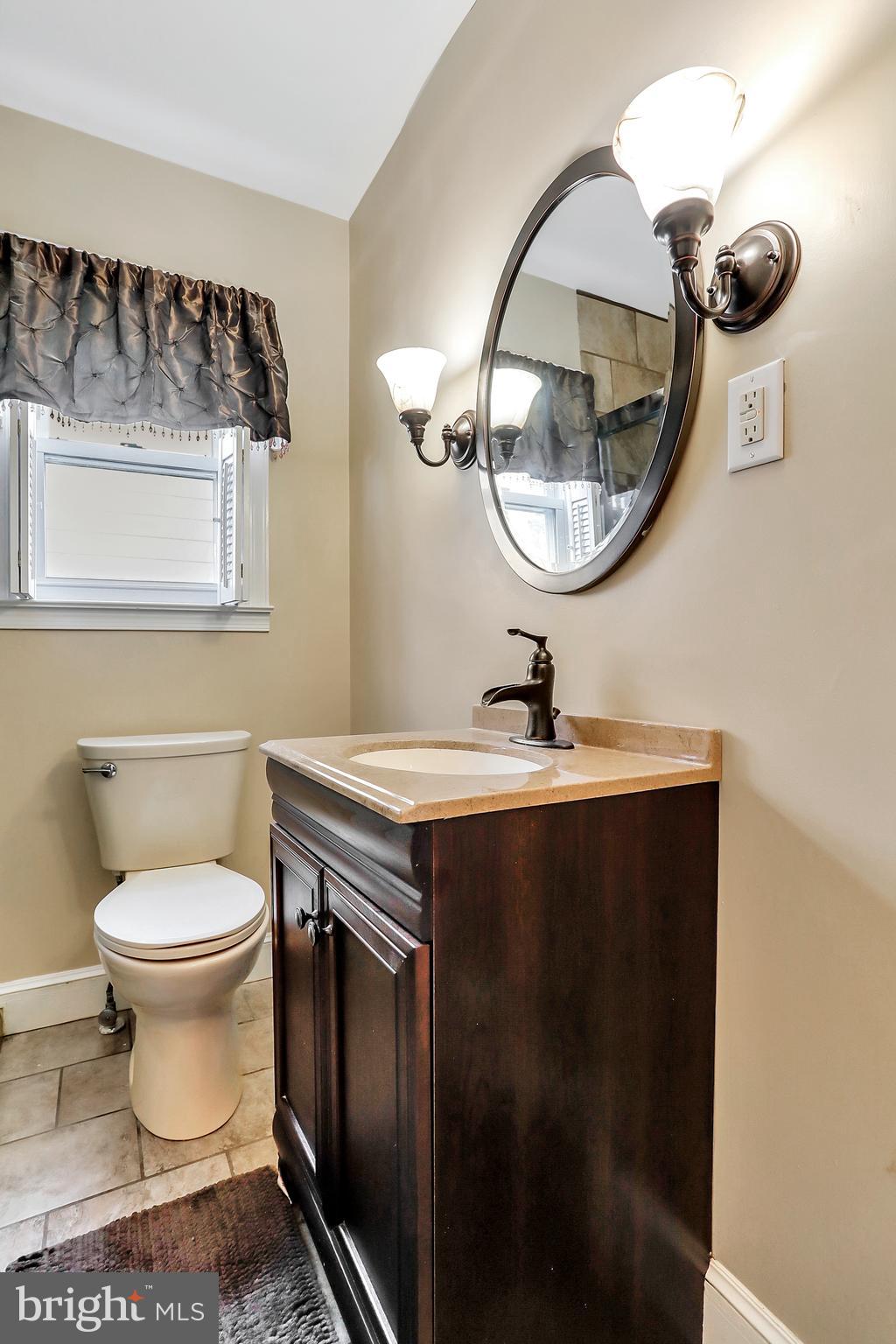 13212 Club Road Hagerstown, MD 21742 - Photo 23 of 54 Bathroom, Main