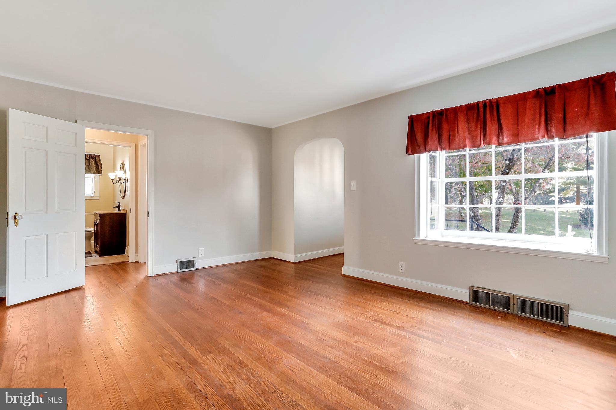 13212 Club Road Hagerstown, MD 21742 - Photo 7 of 54 Deep bay window with views of golf course