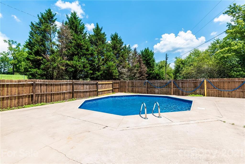 407 Legion Road Lenoir, NC 28645 - Photo 12 of 48 Gallery Image 12