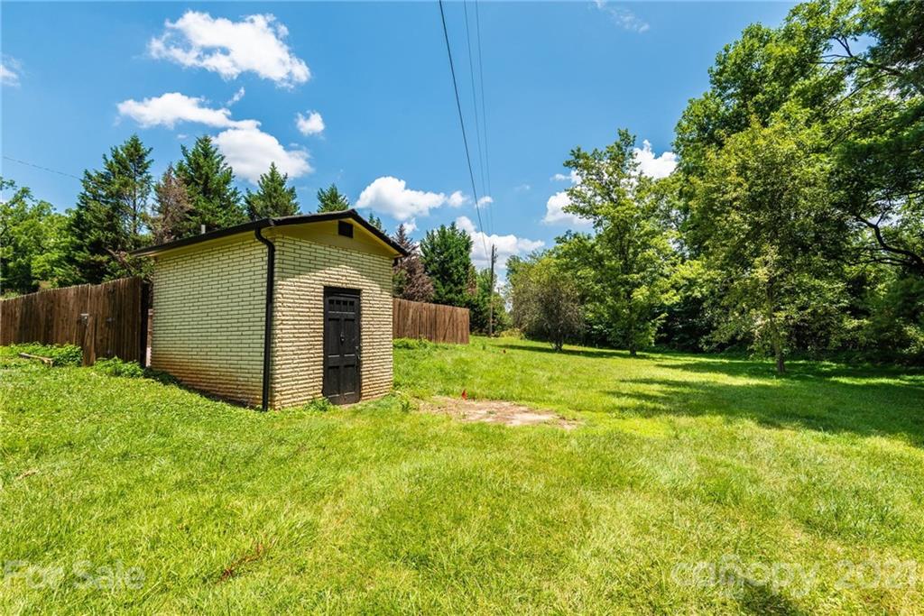 407 Legion Road Lenoir, NC 28645 - Photo 10 of 48 Gallery Image 10