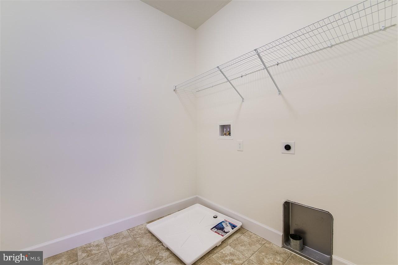 900 Ripple Drive, Unit 74 Hanover, PA 17331 - Photo 13 of 27 1st floor laundry