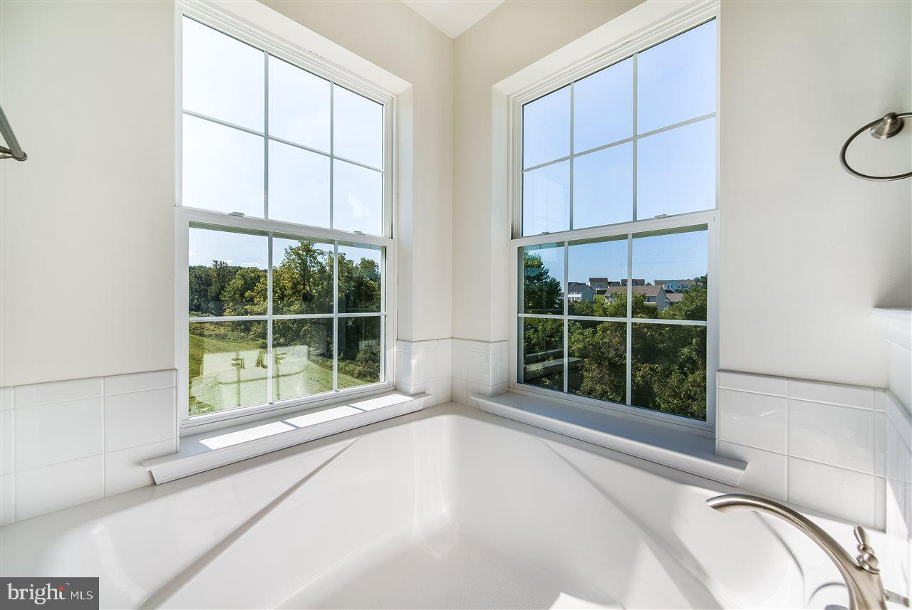 900 Ripple Drive, Unit 74 Hanover, PA 17331 - Photo 19 of 27 Owner's bath- Corner soaker tub